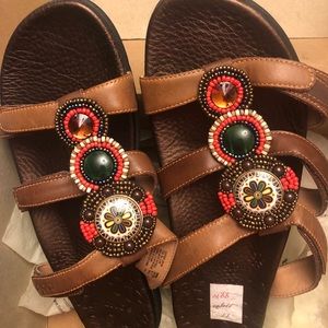 NWT Taos sandle